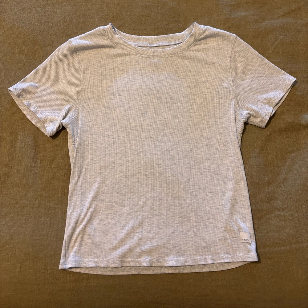 Vuori Pose Fitted Tee